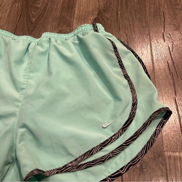 Nike Women's Running Shorts Mint Green Black Zebra Animal Print Lined Workout - Picture 4 of 12